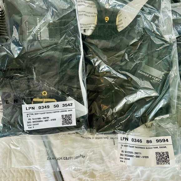 Savage X Fenty Black Caviar Body Flaunt Buckle Garter Legging Set - Picture 12 of 13